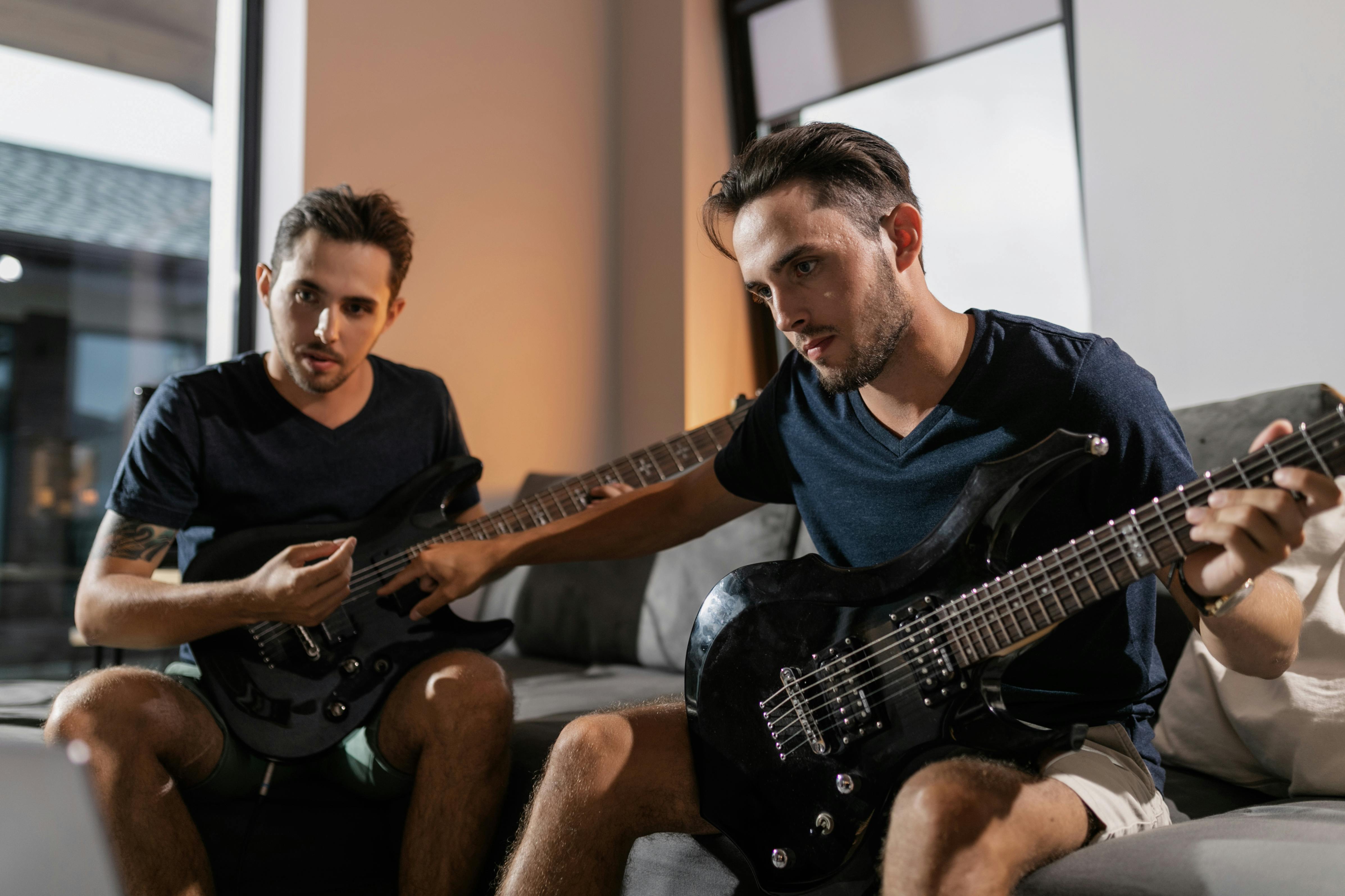 Guys who play easy songs on guitar
