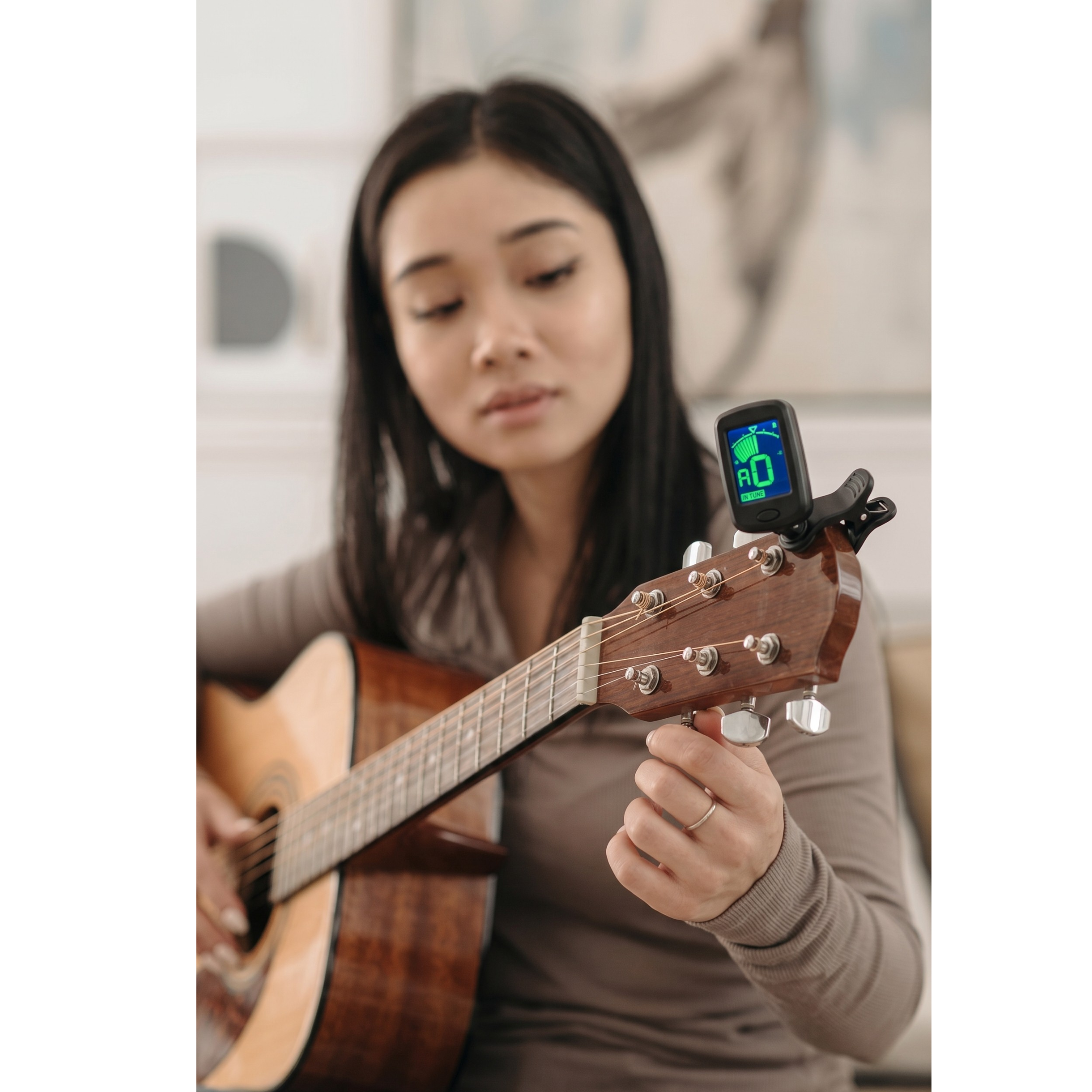 Guitar tuner